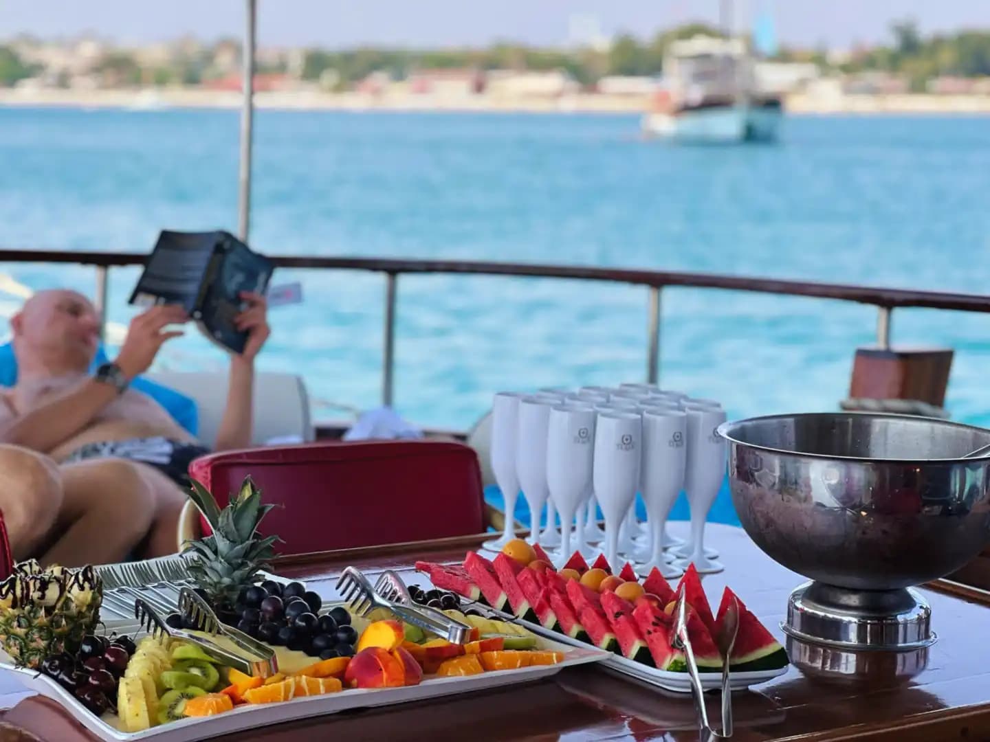 Side'de 32 Kişiye Kadar Günlük yada Saatlik Tekne Kiralama 17