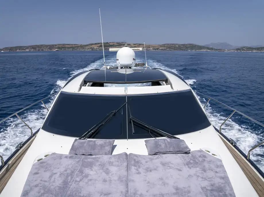Bodrum’da 15 Metrelik Speedboat ile 4 Kişilik Konforlu Deniz Seyahati 14
