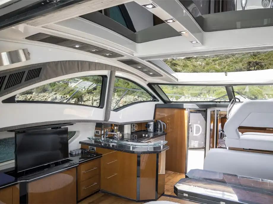 Bodrum’da 15 Metrelik Speedboat ile 4 Kişilik Konforlu Deniz Seyahati