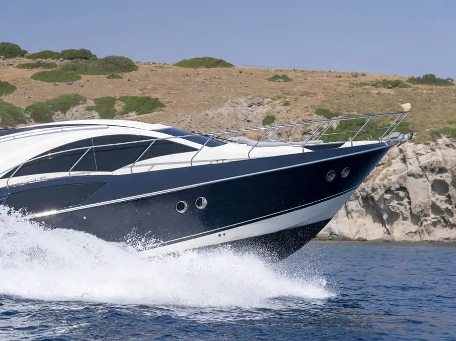 Bodrum’da 15 Metrelik Speedboat ile 4 Kişilik Konforlu Deniz Seyahati 8
