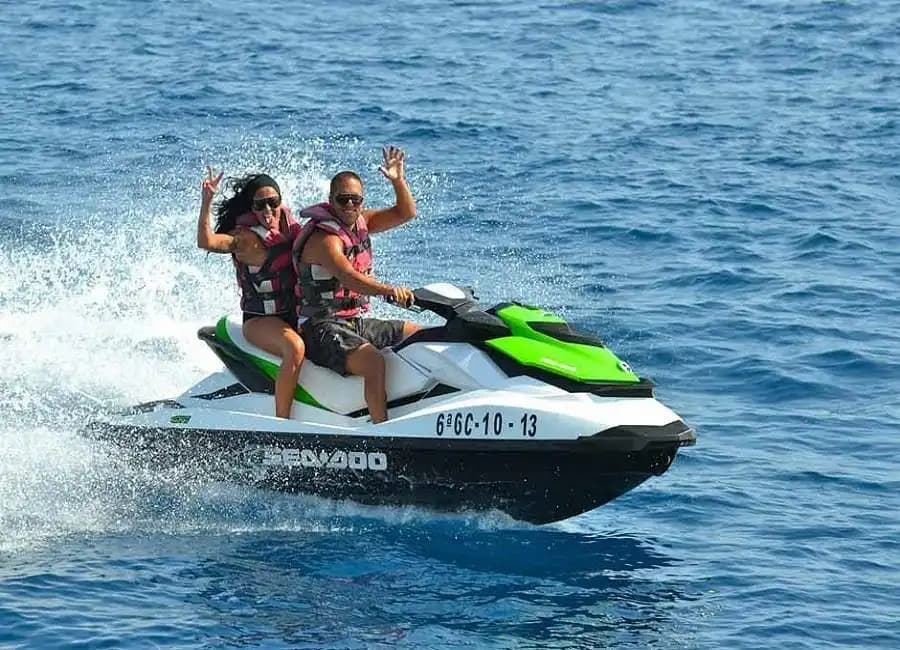 Bodrum’da 5 Kabinli Konforlu Mavi Yolculuk: 24 Metrelik Lüks Motoryat 12