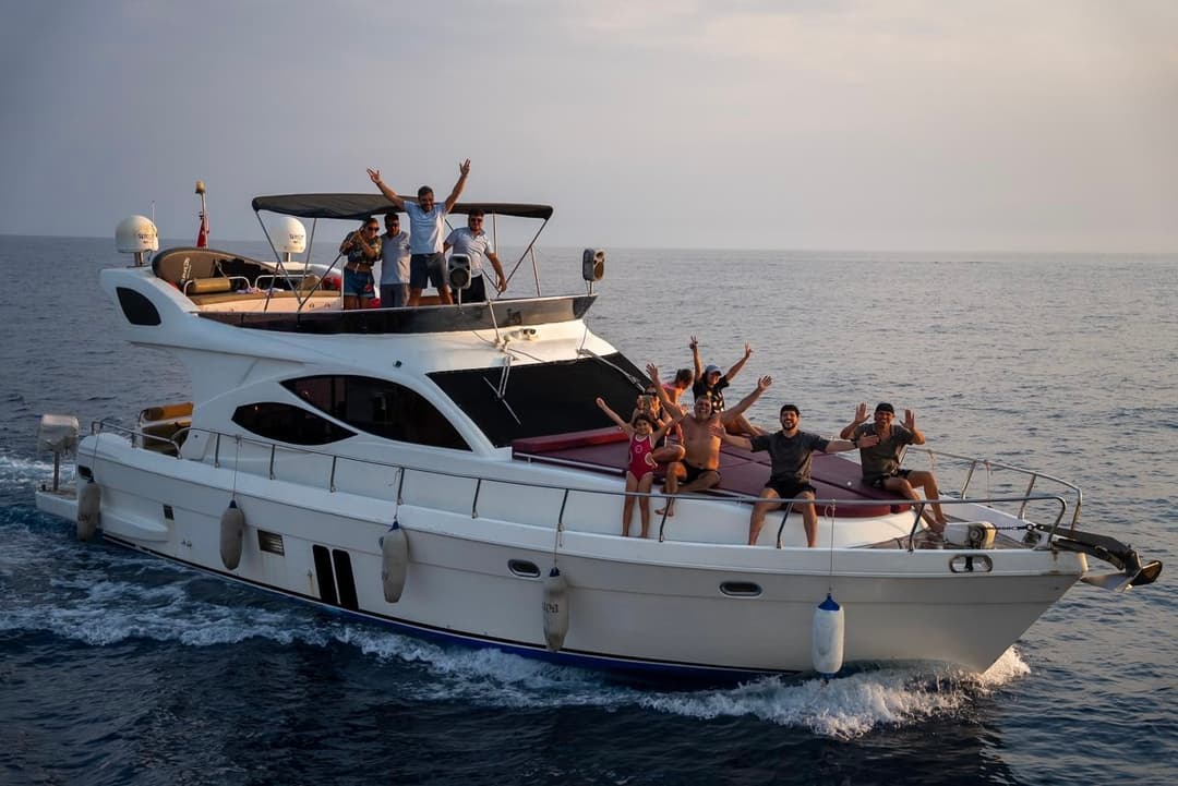 Alanya’da Mavi Yolculuk İçin Özel Tasarımlı Lüks Yat