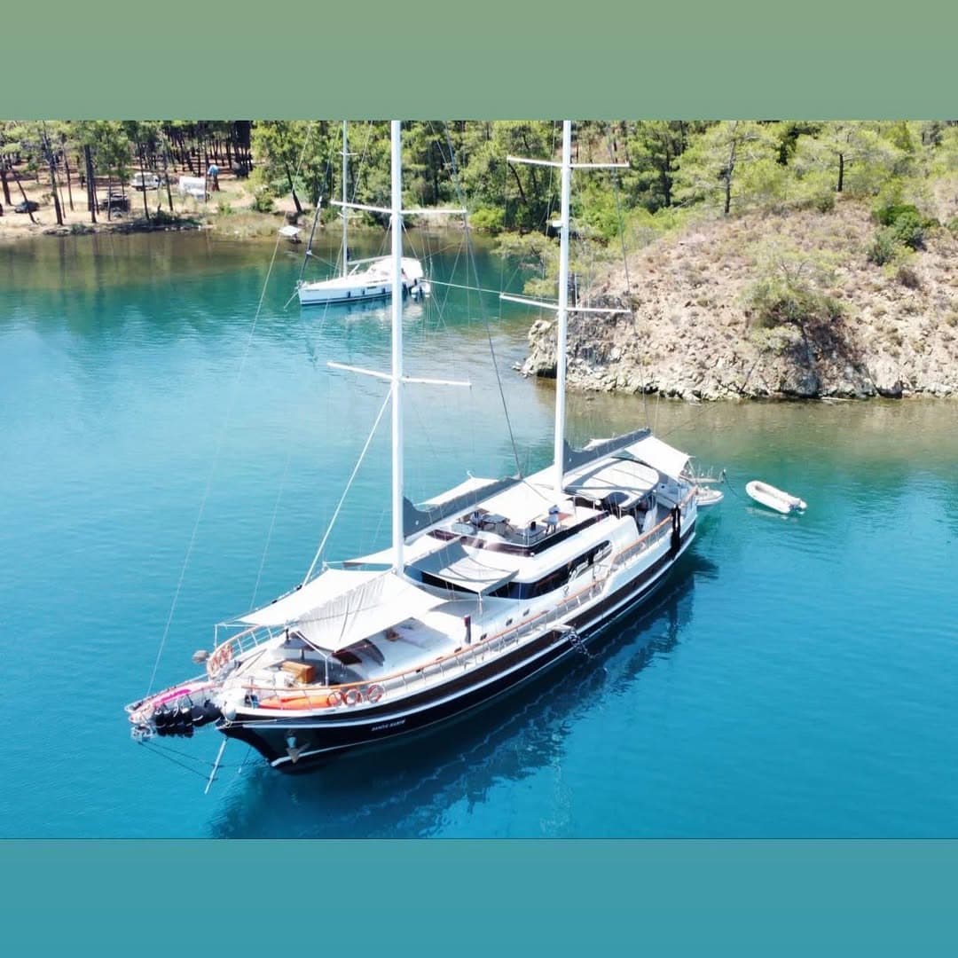 Marmaris'in 34 Metrelik Standart Teknelerinden ŞADİYE HANIM ile 12 Kişilik Rüya Gibi Mavi Yolculuk