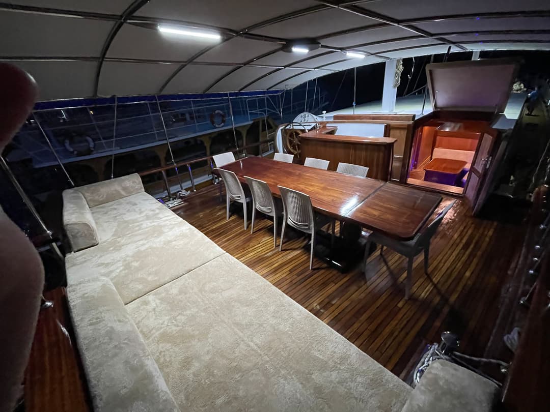 Antalya Merkezde 22 Metre Lüks Yat ile 6 Kabinli 12 Kişilik Özel Gezi ve Mavi Yolculuk Keyfi