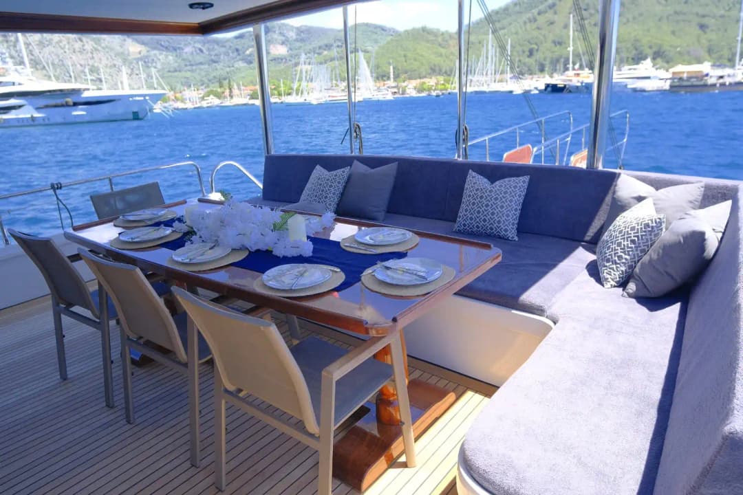 Göcek’in Huzurlu Sularında 3 Kabinli Gulet ile Özel Bir Tatil