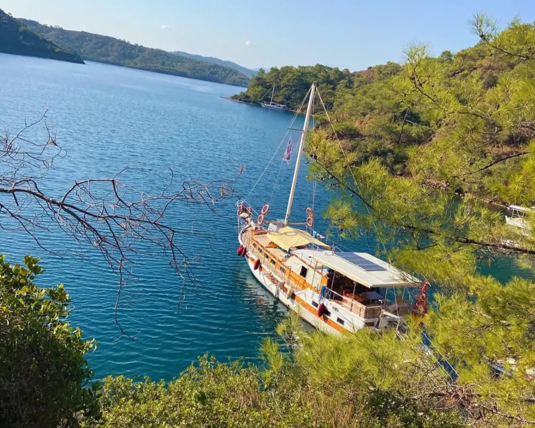 Bodrum’da 17 Metrelik 3 Kabinli Konforlu Gulet ile Lüks Mavi Yolculuk Deneyimi