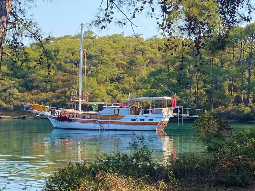 Bodrum’da 17 Metrelik 3 Kabinli Konforlu Gulet ile Lüks Mavi Yolculuk Deneyimi