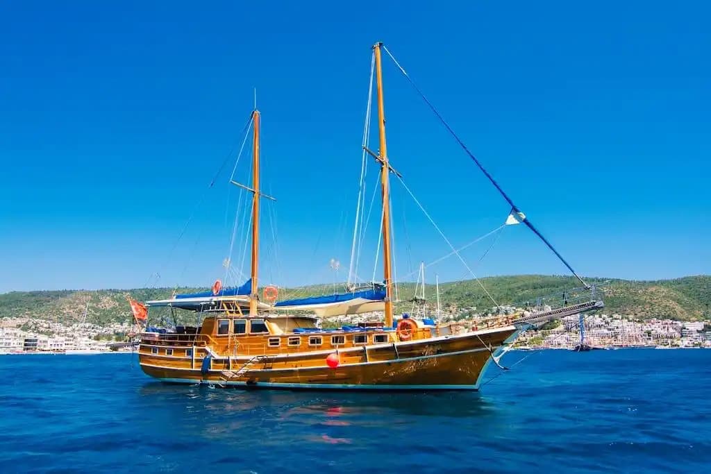 Bodrum'un Enfes Sularında 6 Kabinli Lüks Gulet ile Unutulmaz Deneyim
