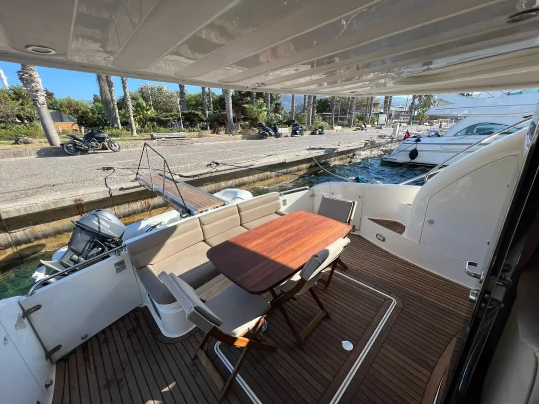 Bodrum'da Konforlu ve Modern, 18 Metre, 3 Kabinli Full Refit Motoryat