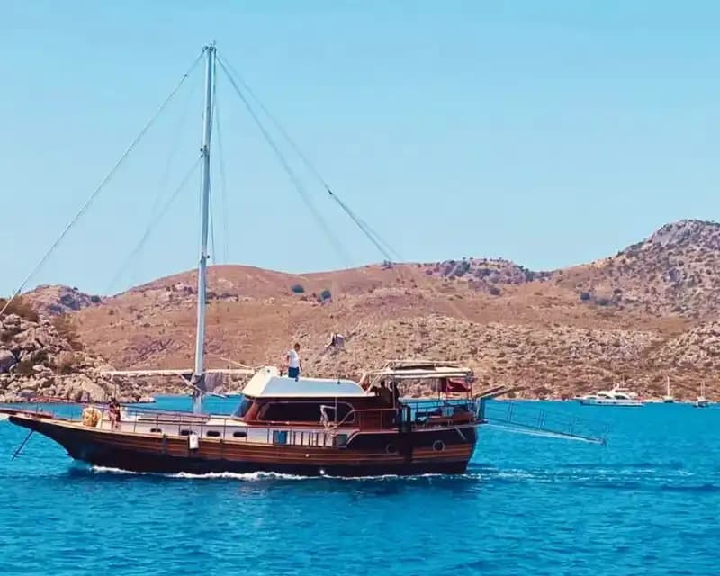 Marmaris Bozburun’da 20 Metrelik Konforlu Gulet ile Unutulmaz Deniz Tatili