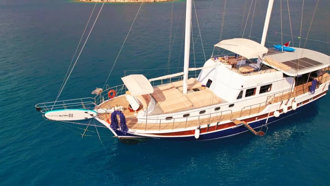 Marmaris Bozburun’da 5 Kabinli Gulet ile 10 Kişilik Konforlu Deniz Tatili