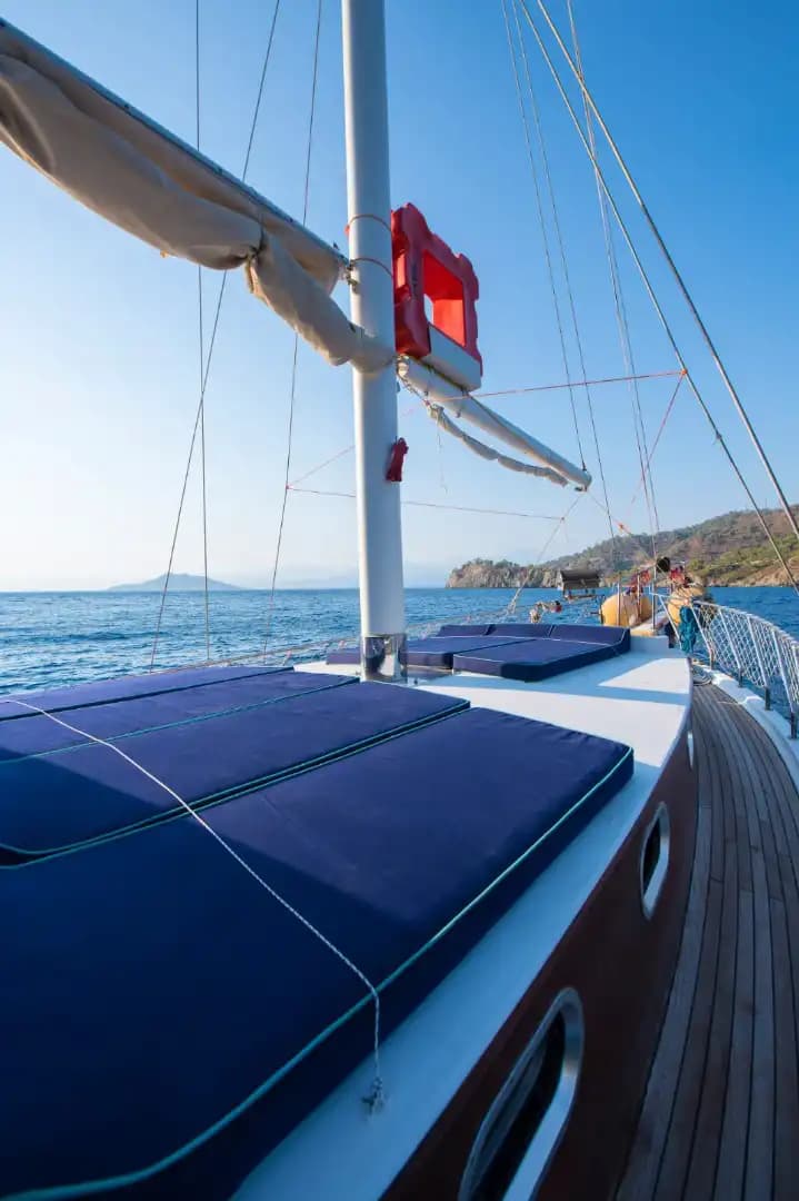 Göcek’te Konaklamalı Tekne Kiralama (6 Kişilik) | 12 Adalar Rotası, Yakıt Dahil