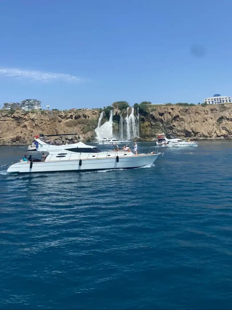 Antalya'da 16 Kişilik Kapasitesiyle Evlilik teklifleri, Doğum günleri ve İş organizasyonlarına Uygun Tekne Kirala 5
