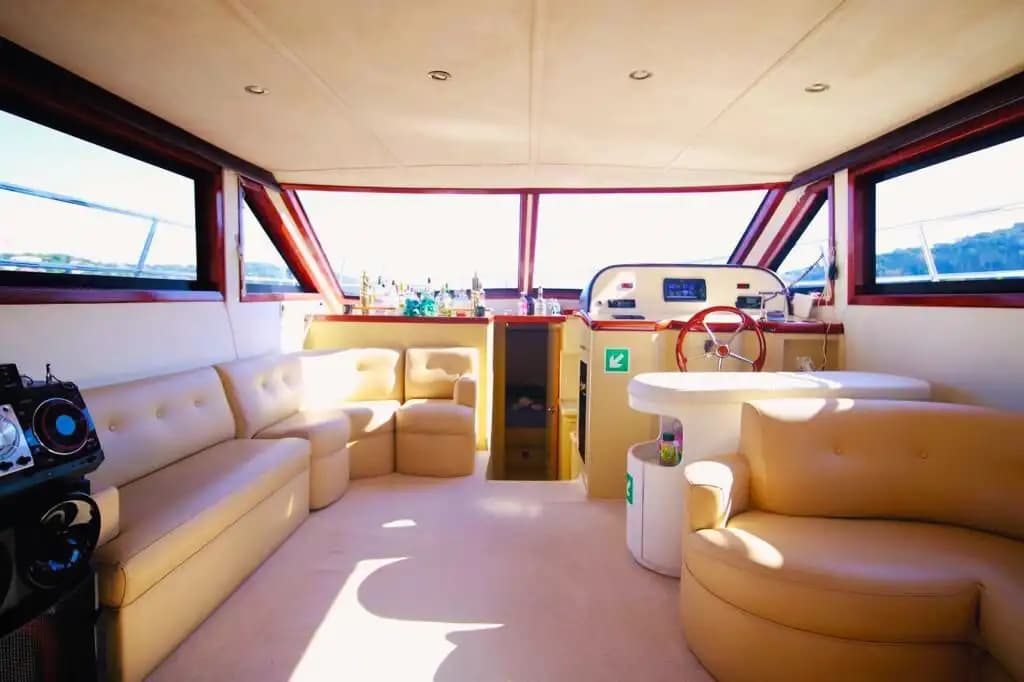 Bebek’te Kiralık Yat Günübirlik veya Saatlik 9