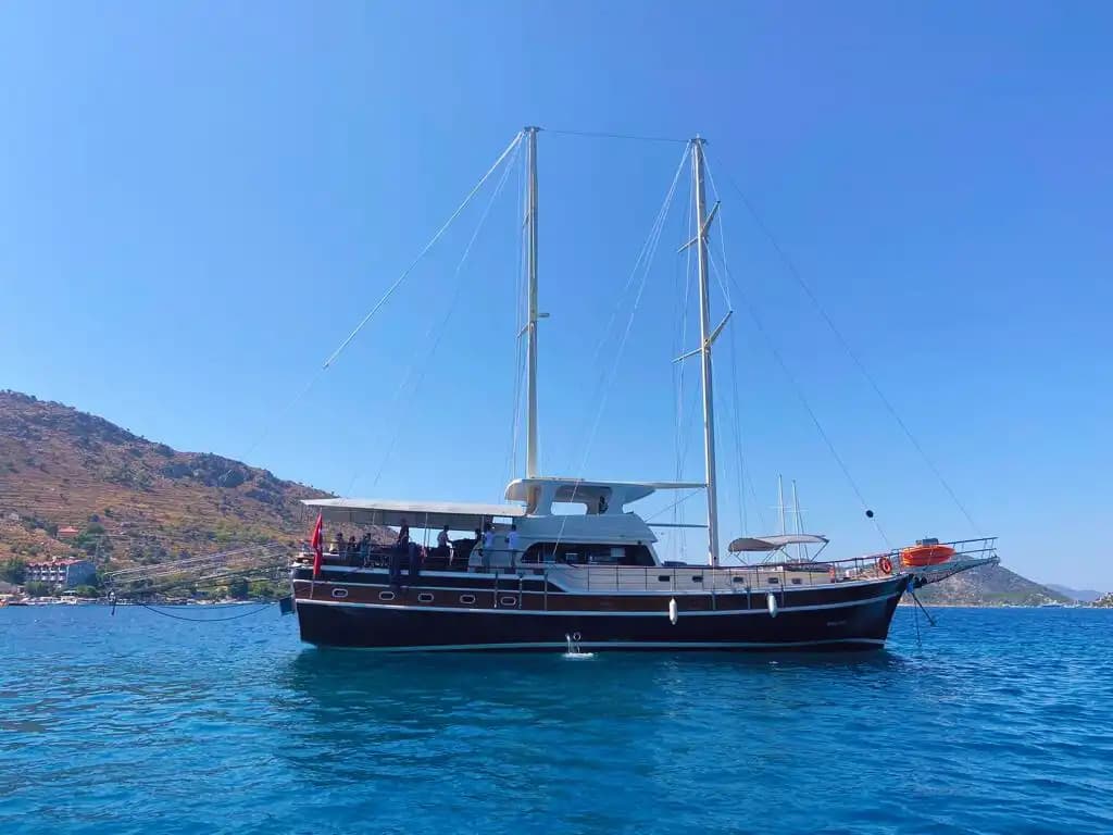 23 Metrelik Konforlu Gulet ile Marmaris Bozburun’da Huzurlu Bir Tatil