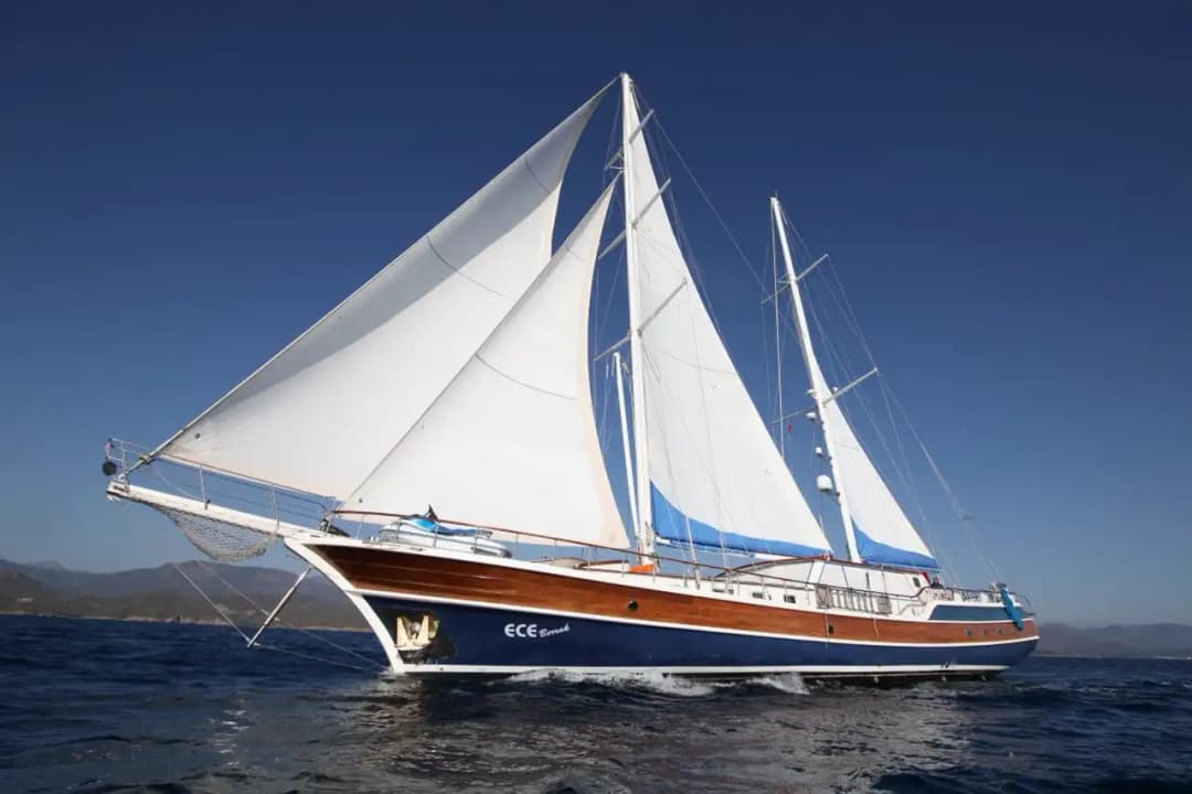 Marmaris'te Lüks Gulet Kiralama: 33 Metre, 10 Kişilik Mavi Yolculuk